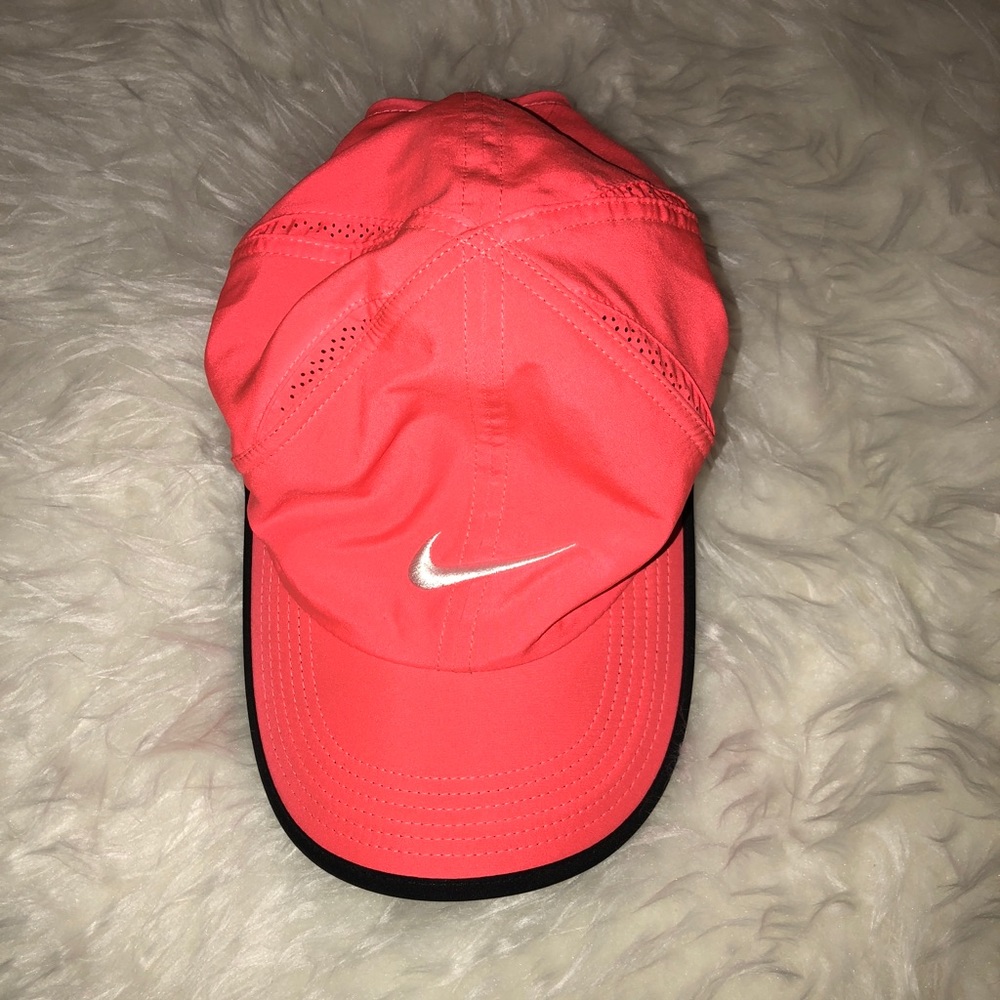 Nike featherlight DRI-FIT ball cap